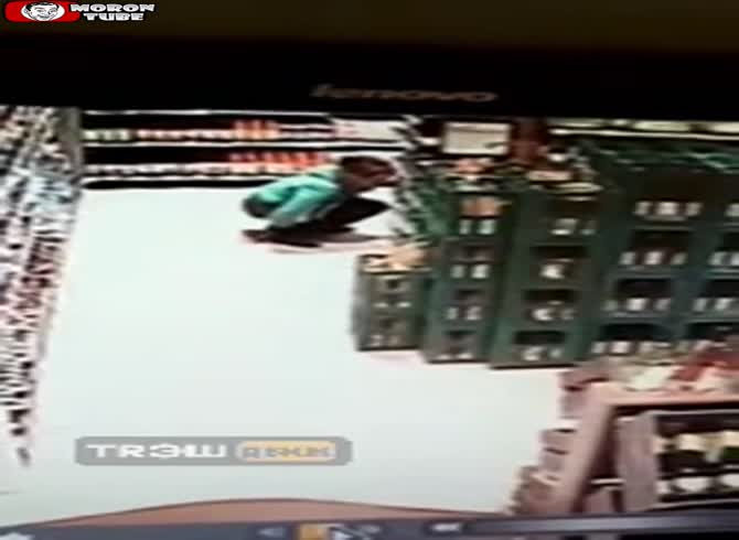 Video :seen urinating in a shop!